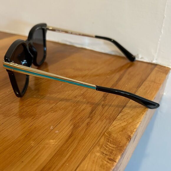 Gorgeous!! SALVATORE FERRAGAMO 52mm Sunglasses sf832s - Picture 6 of 11